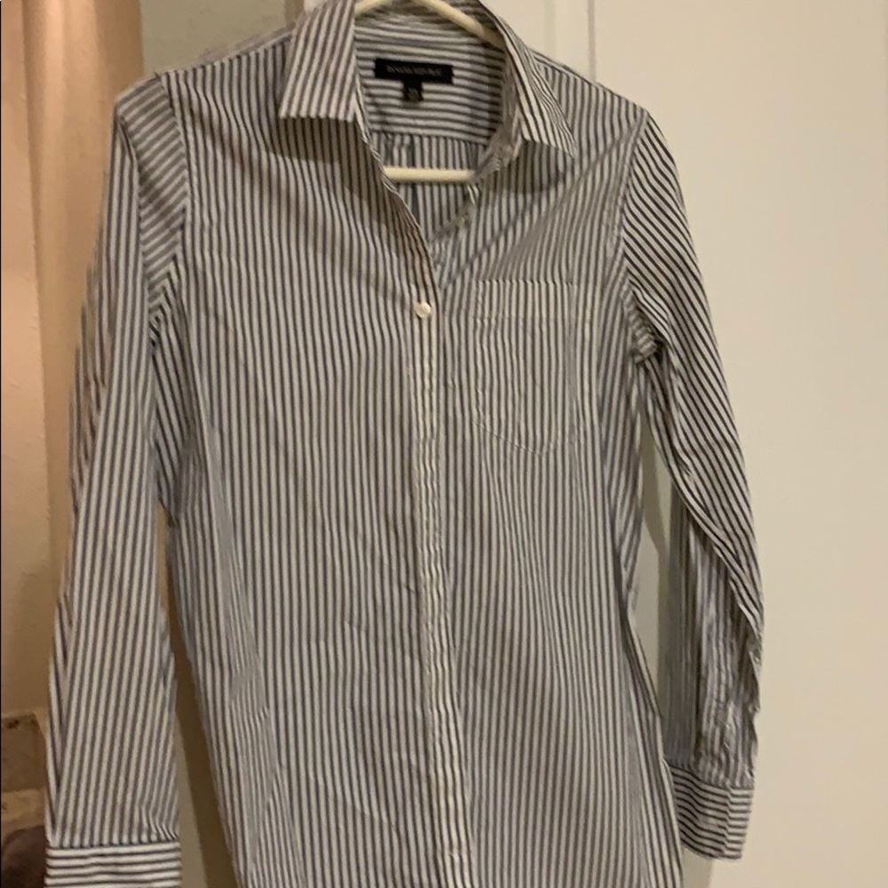 Banana Republic Gray pin striped button down shirt